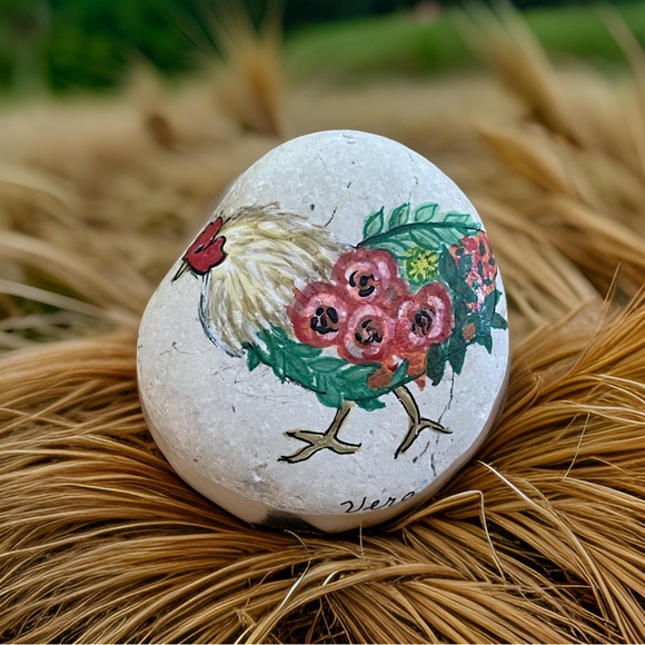 Handcrafted painted floral chicken rock white background stone red pink green - Picture 5 of 13